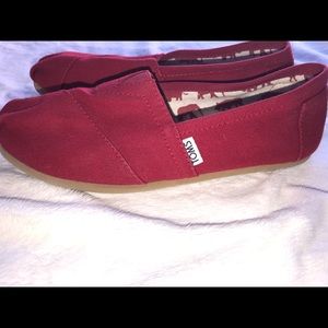 Toms